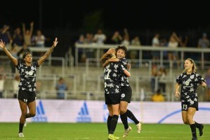 开云APP-王霜首发妙传造世界波 助队2比0获胜终结13轮不胜