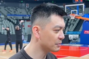 开云APP-杨鸣：季后赛中强度和冲击力都很重要 韩德君今晚还是不能出战